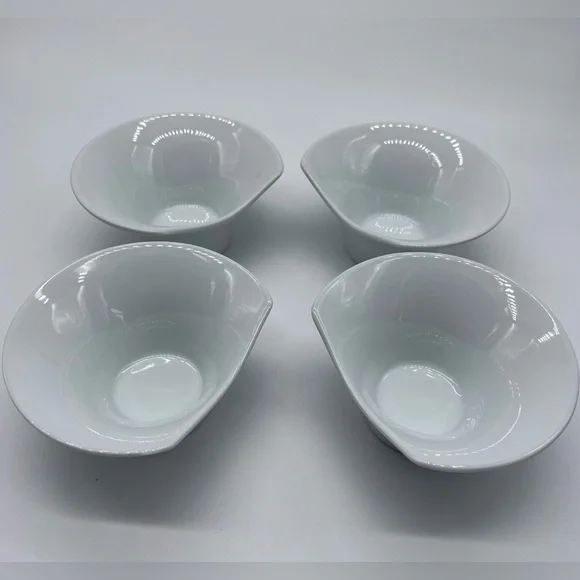 4 porcelain ramekin serving / tasting dishes