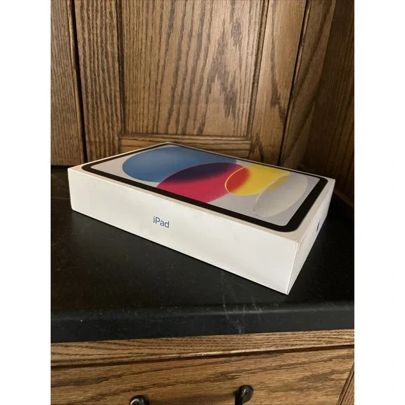 iPad 11th generation Silver 128 GB A3355 (A16)‎ Wifi Cellular Empty Box Only