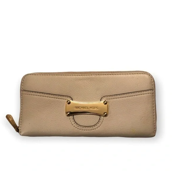 Michael kors creamy white zipper clutch wallet