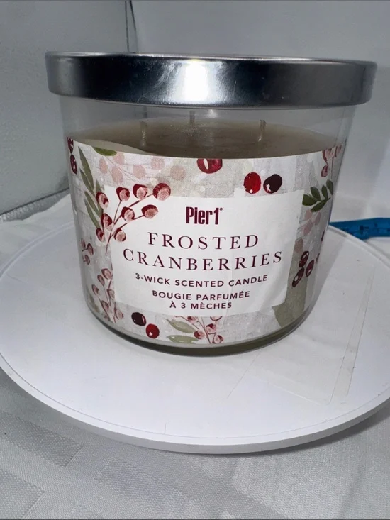 Pier 1 Frosted Cranberries 3 wick scented candle 14OZ new unused