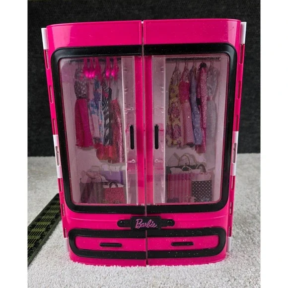 Barbie Fashionistas Ultimate Closet Pink Portable Storage Case 2015 DMT57