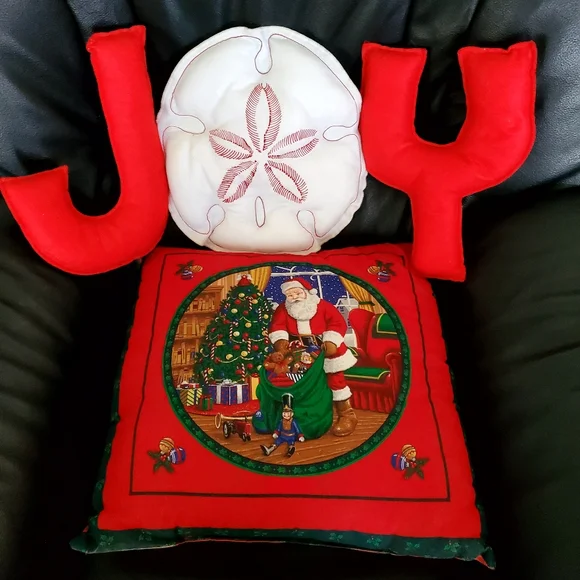 Vintage Santa Pillow & Wall Hanging 