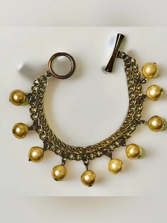 Vintage AVON Goldtone Bracelet Champagne Faux Pearl Dangle with Toggle Clasp 7