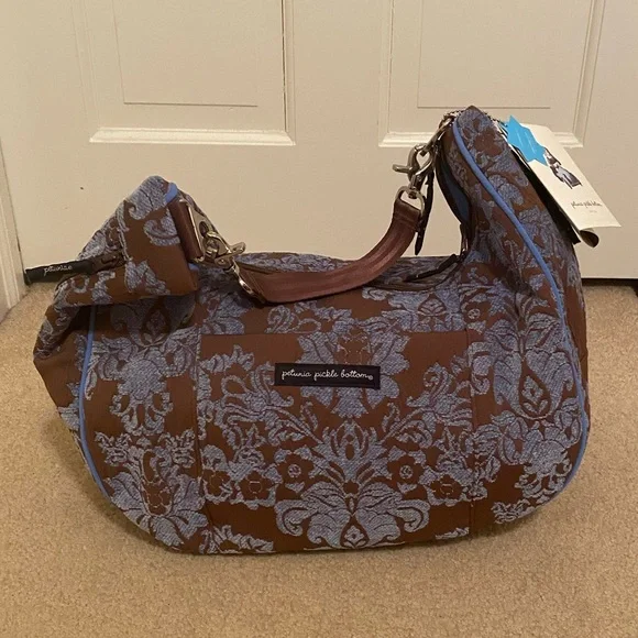 Petunia Pickle Bottom Touring Tote Blueberry Açaí PPD Collection Diaper Bag