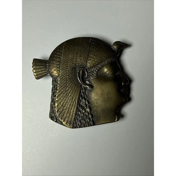 VINTAGE BRASS REPOUSSE EGYPTIAN REVIVAL CLEOPATRA BELT BUCKLE