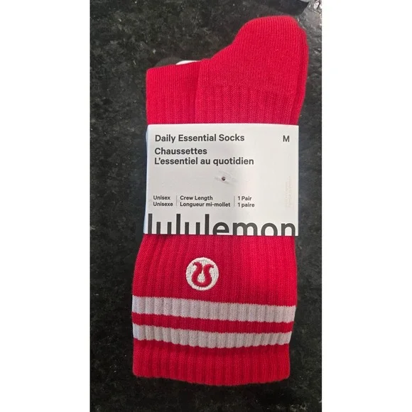 Lululemon Daily Essential Crew Socks Red White Stripe Unisex Size M LU9CLAS