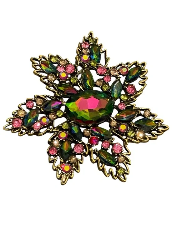 Elegant gold Floral Brooch - Women's Jewelry