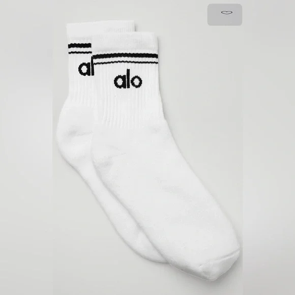 ALO Yoga Unisex Half-Crew Throwback White Athletic Socks