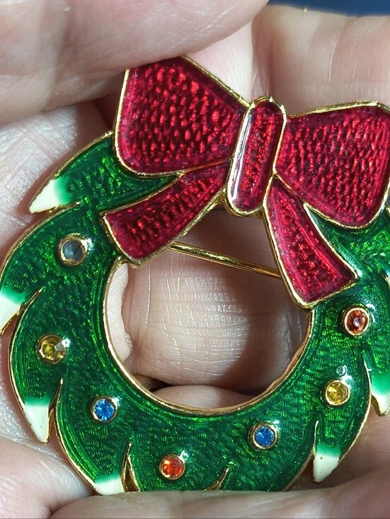 Vintage ART Arthur Pepper Christmas Wreath Brooch Red Green Enamel Rhinestone