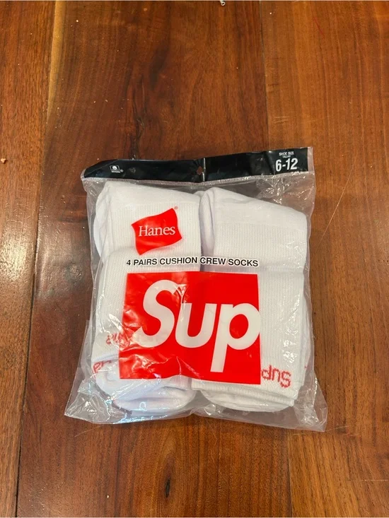 Supreme x Hanes Cushion Crew Socks (4 Pairs)