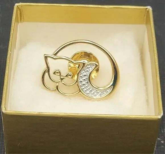 Vintage 1980 CAT PIN Gold Tone Avon 1