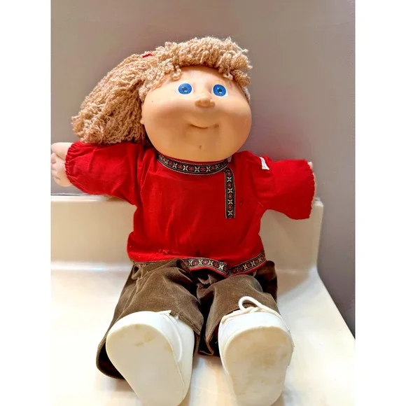 Vintage 1989 Cabbage Patch Kids Doll Blonde Hair Blue Eyes Signed Dimple