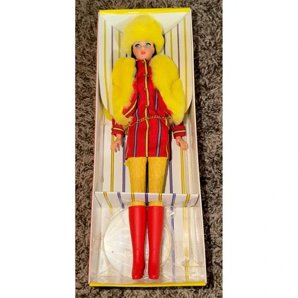 Mattel Twist 'n Turn Barbie Collectors' Request Limited Edition Doll (NWT)