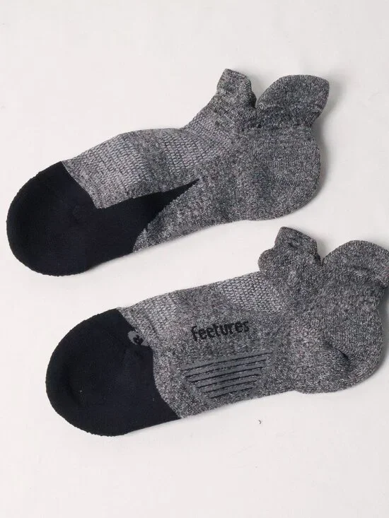 Feetures Ankle Socks Cushioned Athletic | Size M