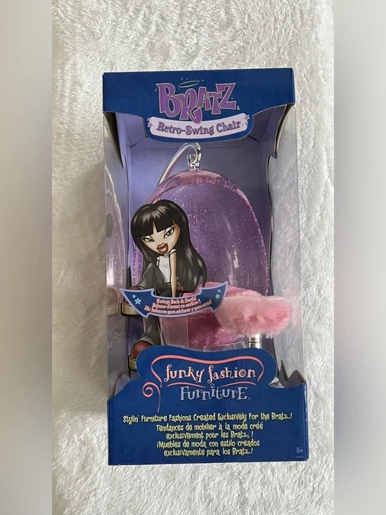 New / NIB / NRFB 2023 MGA Bratz Retro Swing Chair Funky Fashion Furniture