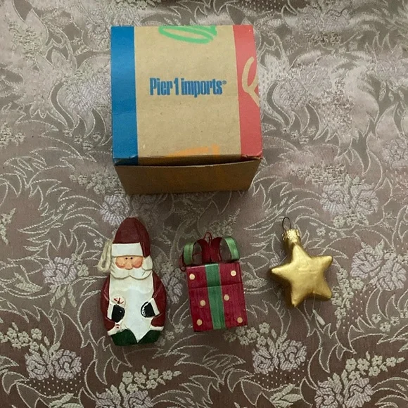 NEW 3 wooden Xmas ornaments in original box Santa, gift & star
