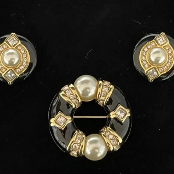 Swarovski black enamel Faux Pearl Crystals Brooch Earring Set Excellent new cond