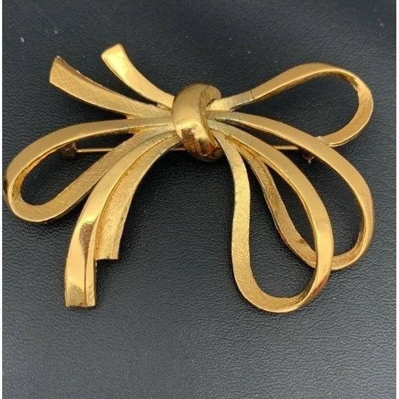 Vintage Monet Gold Tone Ribbon Bow Brooch Signed