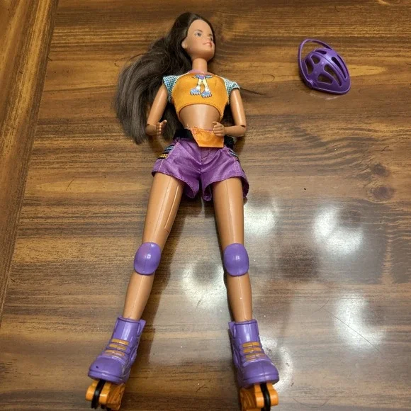 COOL SKATING‎ TERESA Friend of Barbie Doll 1999 Mattel 26231