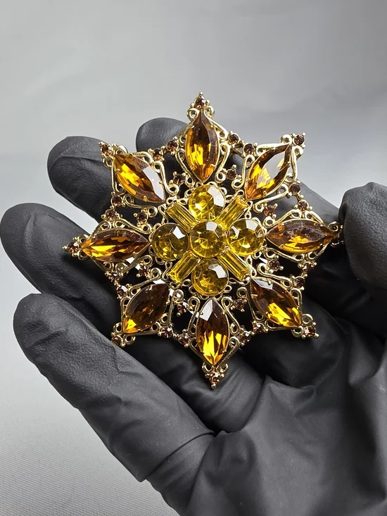 Vintage Gold Tone Amber Topaz Rhinestone Starburst Brooch Layered Filigree Pin ​