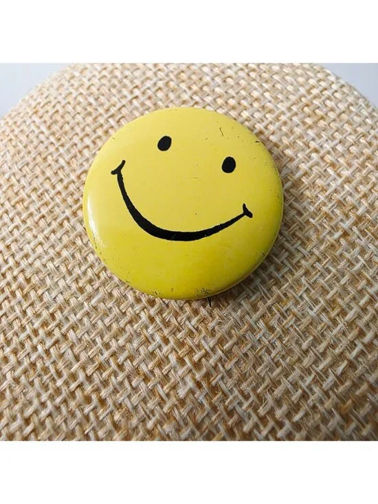 Vtg 1960s/70s Happy Smiley Face Button Round Collectible Yellow Happy Pin