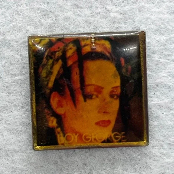 🔮 5/$25 Vintage Boy‎ George Pin