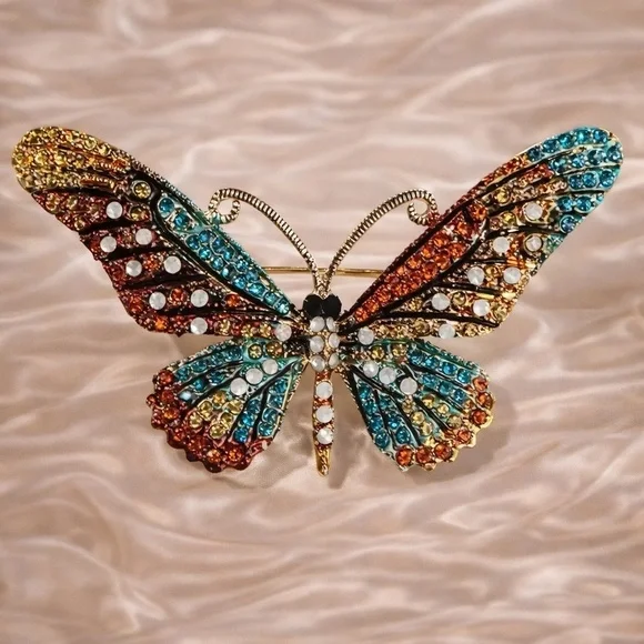 Vintage Multicolor Crystal Butterfly Brooch – Gold Tone Statement Pin