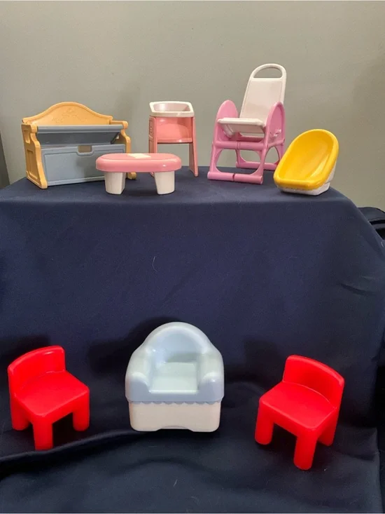 Little Tikes assorted dollhouse furniture