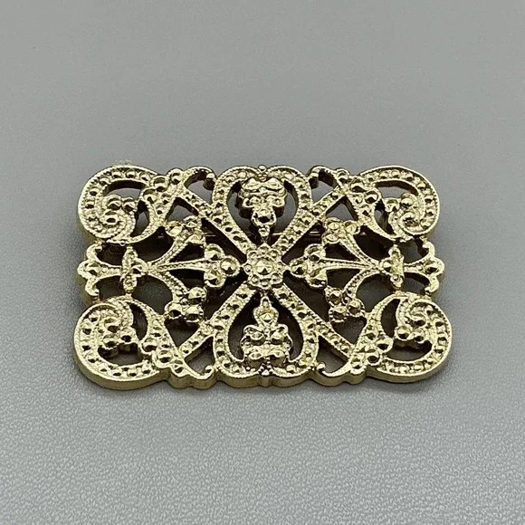 Brooch Gold Tone Filigree Openwork Ornate Pin Womens Costume Jewelry Fashion