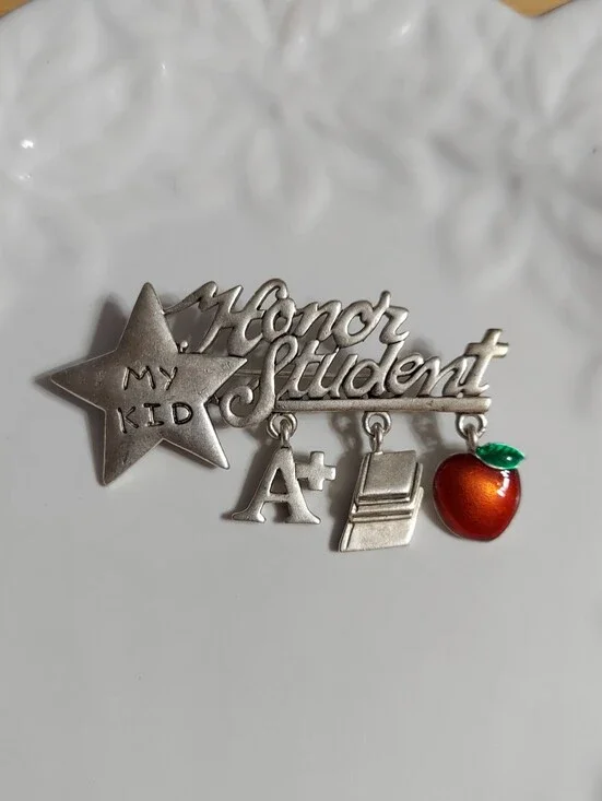 Vintage Danecraft Frosty Silver Tone/*My Kid Honor Student' Enamel Charm Brooch