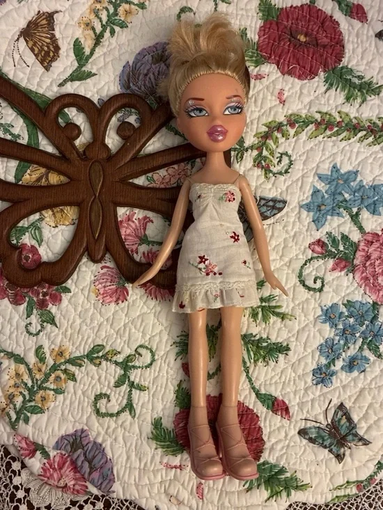Cloe original Y2K Blonde Fashion Doll in full outfit