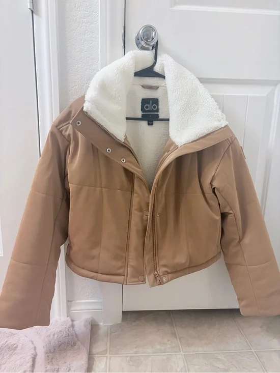 ALO Yoga Tan Puffer Jacket with White Sherpa Lining