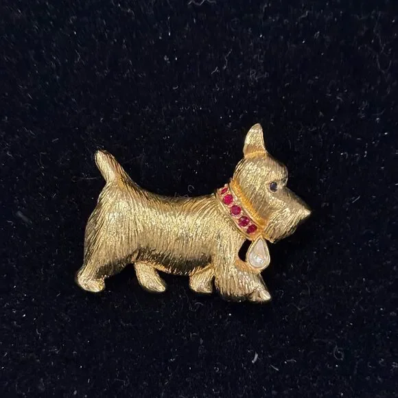 VTG Napier Gold Tone Scottish Terrier Dog Brooch with Red Crystals on Collar
