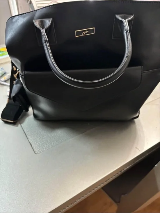Jujube Diaper Tote bag w/ clutch!
