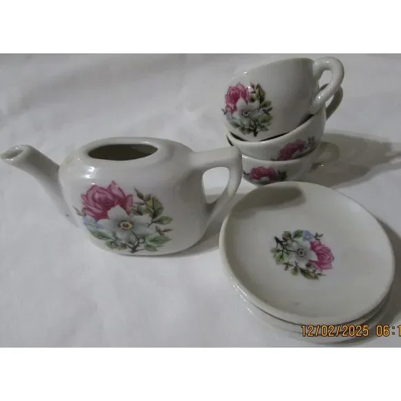 Child's tea set Vintage Japan 7 piece set miniature teapot red roses