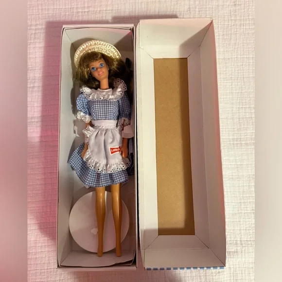 BARBIE LITTLE DEBBIE SNACKS - COLLECTOR EDITION SERIES 1 1992 DOLL OUTFIT HAT