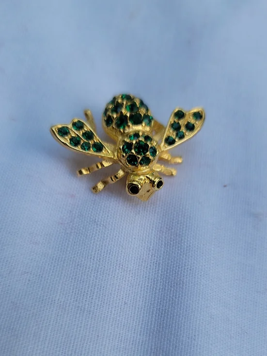 Vintage Joan Rivers Gold Tone Bee Brooch with Green Crystals