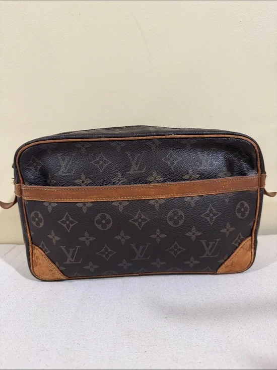 Louis Vuitton Monogram Canvas Satchel in Brown with Tan Trim Unisex authentic