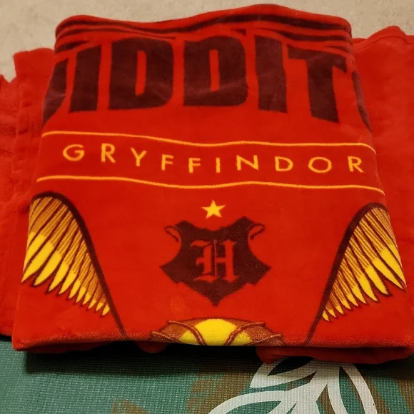 Gryffindor Quidditch Throw