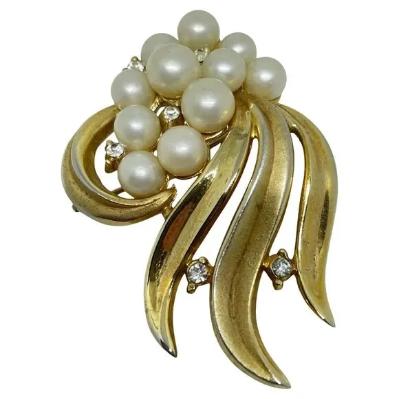 TRIFARI crown signed gold plated faux pearls rhinestones flower designer brooch