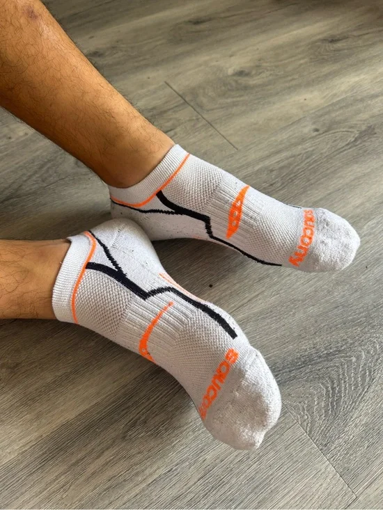 Saucony Men's Rundry Bolt Performance No-show Socks