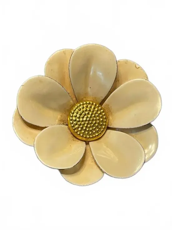 1970s Vintage Cream Flower enamel Brooch with Gold Tone Center