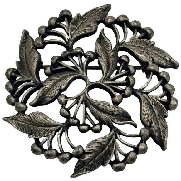 Vintage Botanical Berry Leaf Wreath Brooch Pin Antique Silver Tone Metal