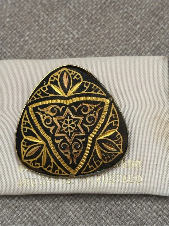 New Damasquinado de Toledo brooch pro 24 KTS incrustado