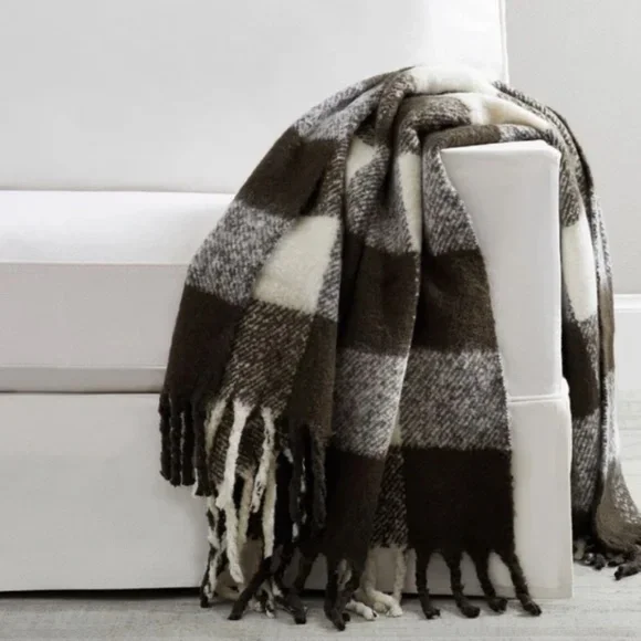 Pottery Barn Buffalo Check Bouclé Faux Mohair Throw Blanket 50x60 Black White