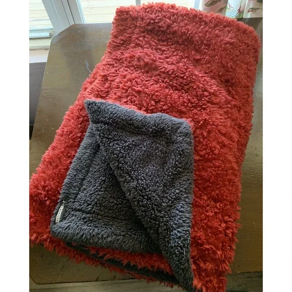 Pottery Barn Throw Teddy Faux Fur Red Gray Soft Comfy Warm!