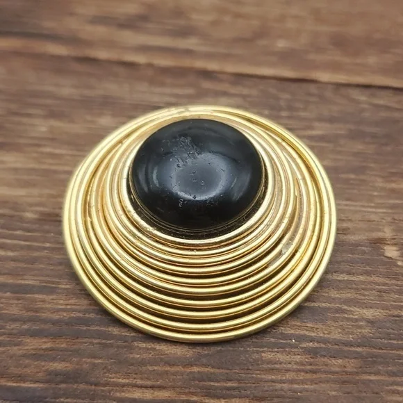 Spun‎ lace eternal grace onyx brooch estate vintage B608