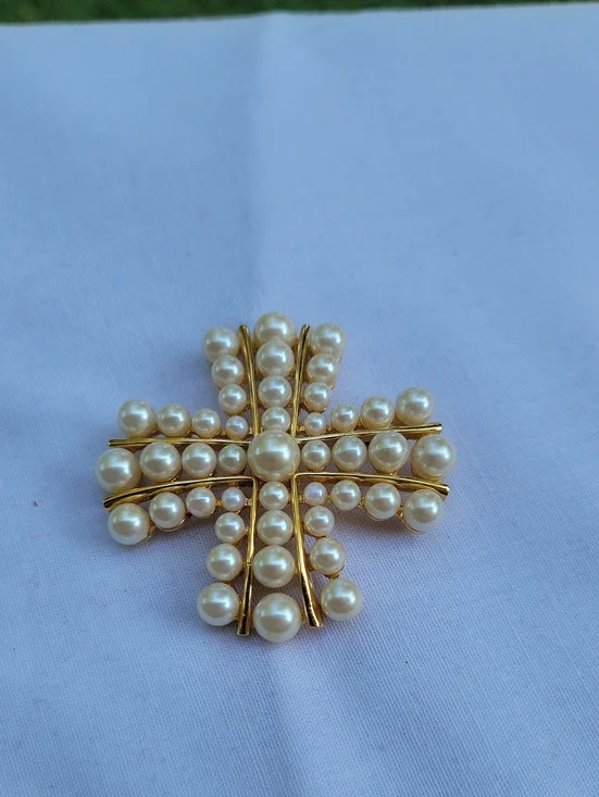 Vintage Joan Rivers Gold Tone Pearl Maltese Cross Brooch Faux Pearls