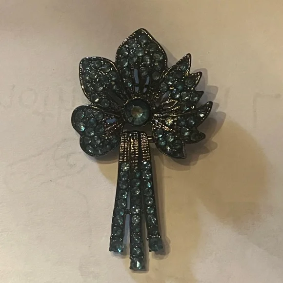Blue Crystal Brooch with moveable piece