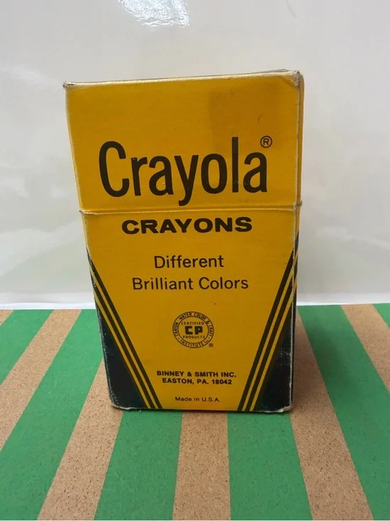 Vintage 80s Crayola Crayons 48  Binney & Smith  - crayola sharpener